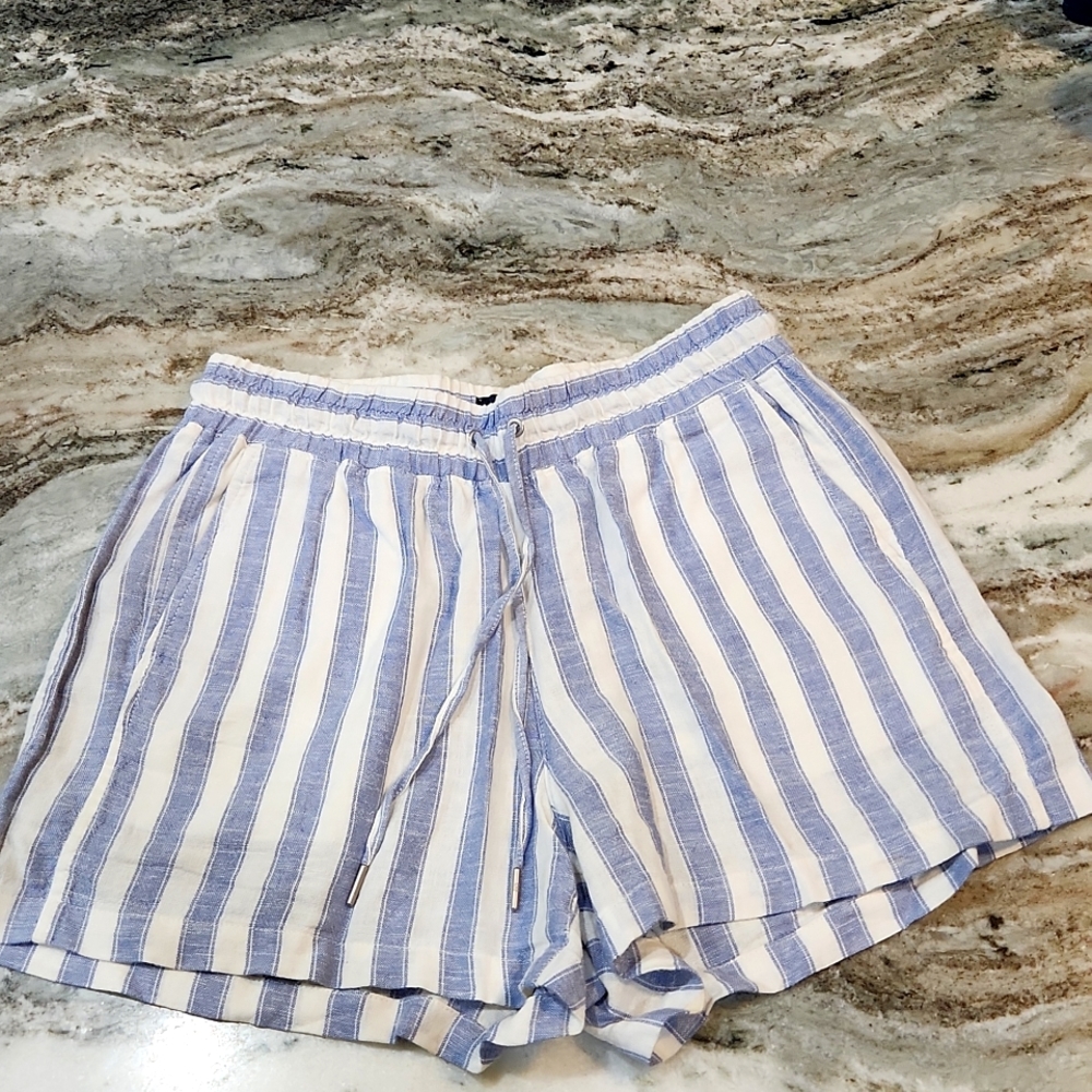 Gap striped shorts - gently worn